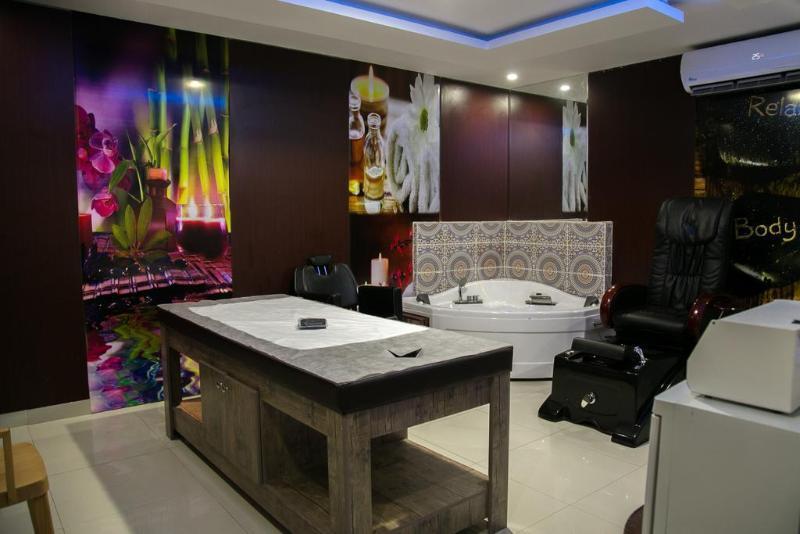 فندق هوليداي الخليج الرياض - Holiday Al Khaleej Hotel Exterior foto