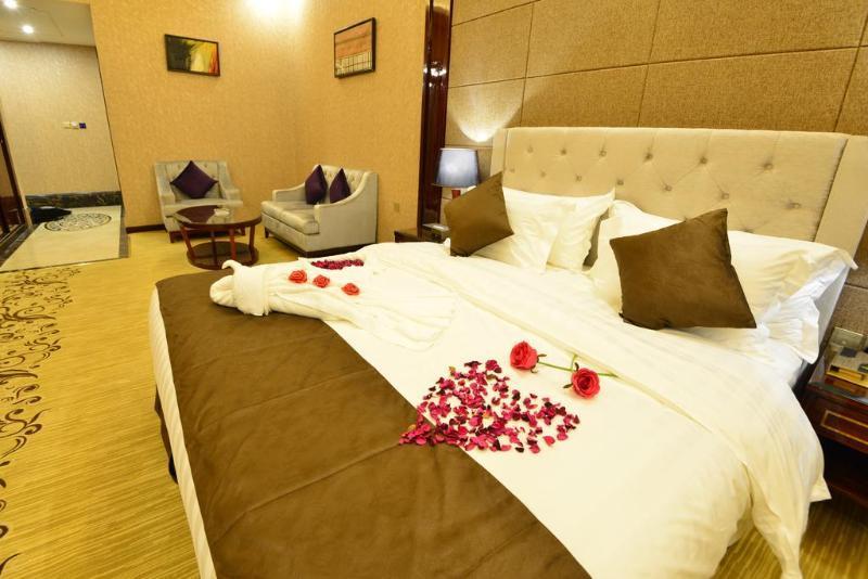 فندق هوليداي الخليج الرياض - Holiday Al Khaleej Hotel Exterior foto